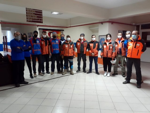 Kocaeli’den 11 AFAD gönüllüsü İzmir’e yardıma gidiyor