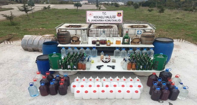 Kocaeli’de 3 bin 154 litre litre sahte içki ele geçirildi: 3 gözaltı