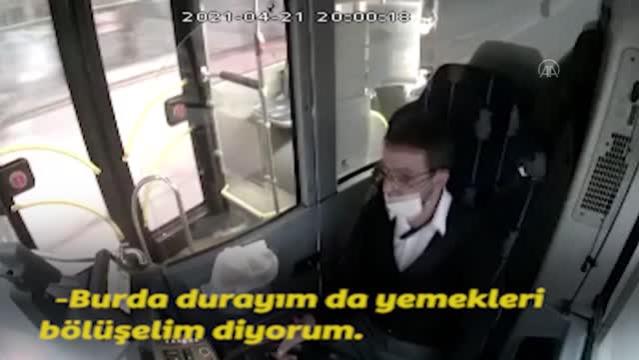 İftar yemeğini yolcusuyla paylaşan halk otobüsü şoförü konuştu