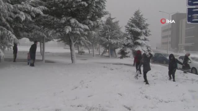 Kocaeli’nin yüksek kesimlerinde kar yağışı etkili oluyor