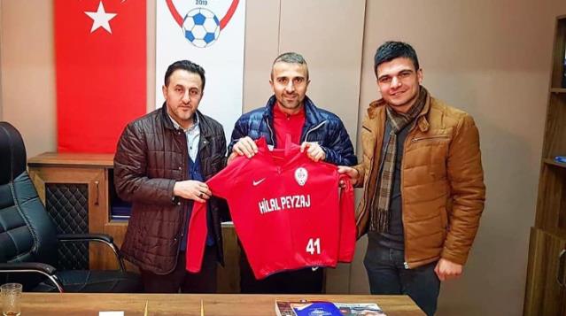 Yendiği lenf kanseri tekrar nükseden teknik direktör Faruk Demir, futbolcularıyla vedalaştı