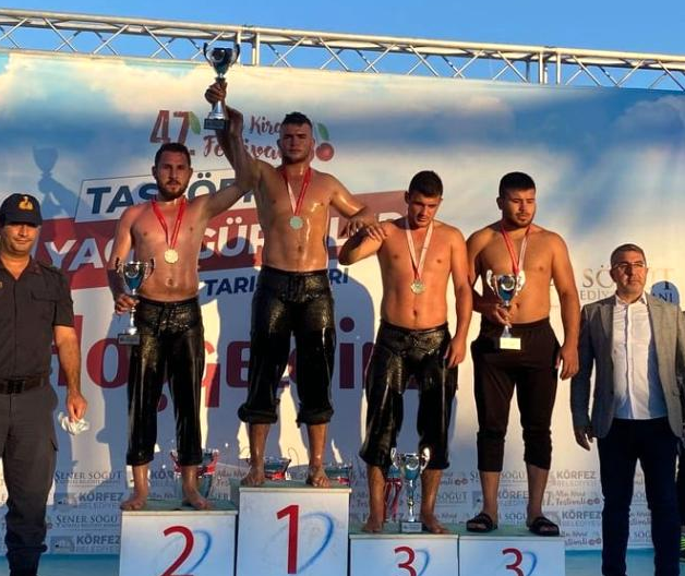 Alaplı Aktif Gençlik ve Spor kulübünün güreşçileri İzmit’de şampiyon oldu