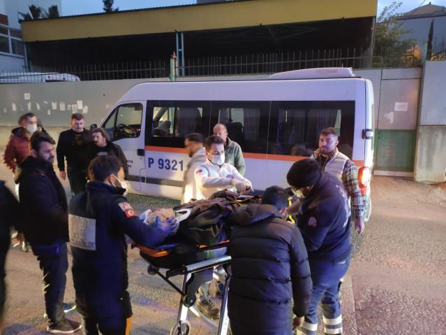 Gebze’de minibüsün çarptığı yaya yaralandı