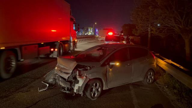 İki otomobilin çarpıştığı kazada 1 kişi yaralandı