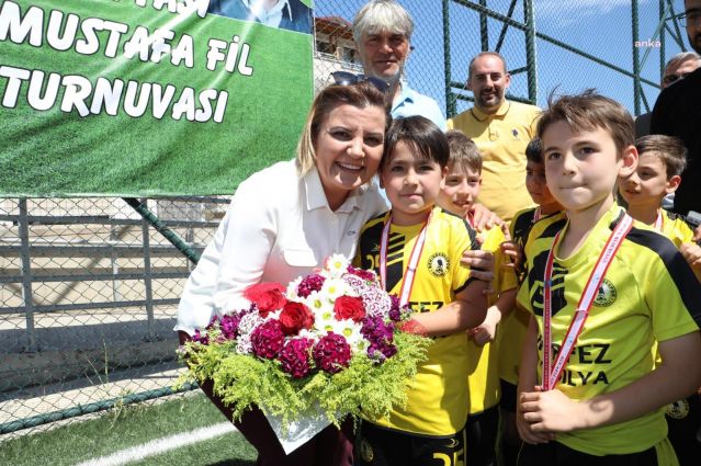 İzmit Belediye Başkanı Hürriyet, Geleceğin Futbol Yıldızlarıyla Buluştu
