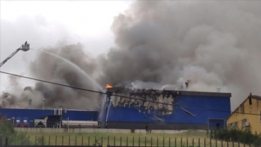 Kocaeli’de kimya fabrikasında çıkan yangına müdahale ediliyor