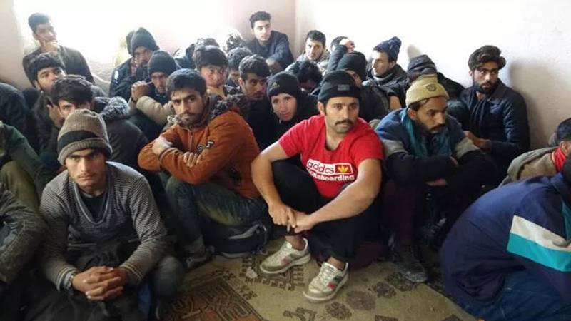 Kocaeli’de bir evde 51 düzensiz göçmen yakalandı