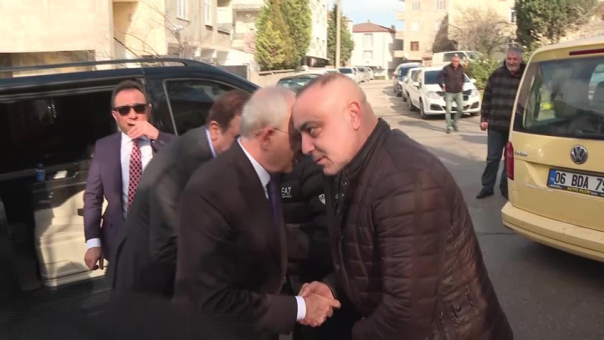 Kılıçdaroğlu’ndan Yaşamını Yitiren Dilovası Belediyesi Kurucu Başkanı Dalkılıç’ın Ailesine Taziye Ziyareti