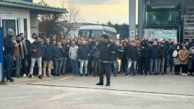 Gebze’deki Fabrikada İşten Çıkarılan İşçiler Protesto Etti