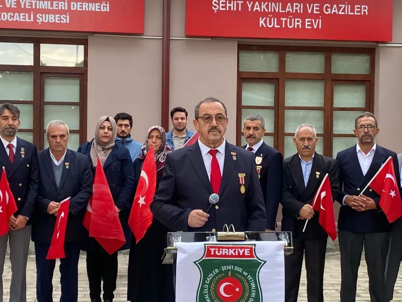 “Yüce Türk milleti sizi affetmeyecektir” – Kocaeli Gazetesi