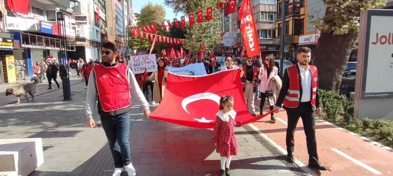 CHP’den Cumhuriyet korteji! – Kocaeli Gazetesi