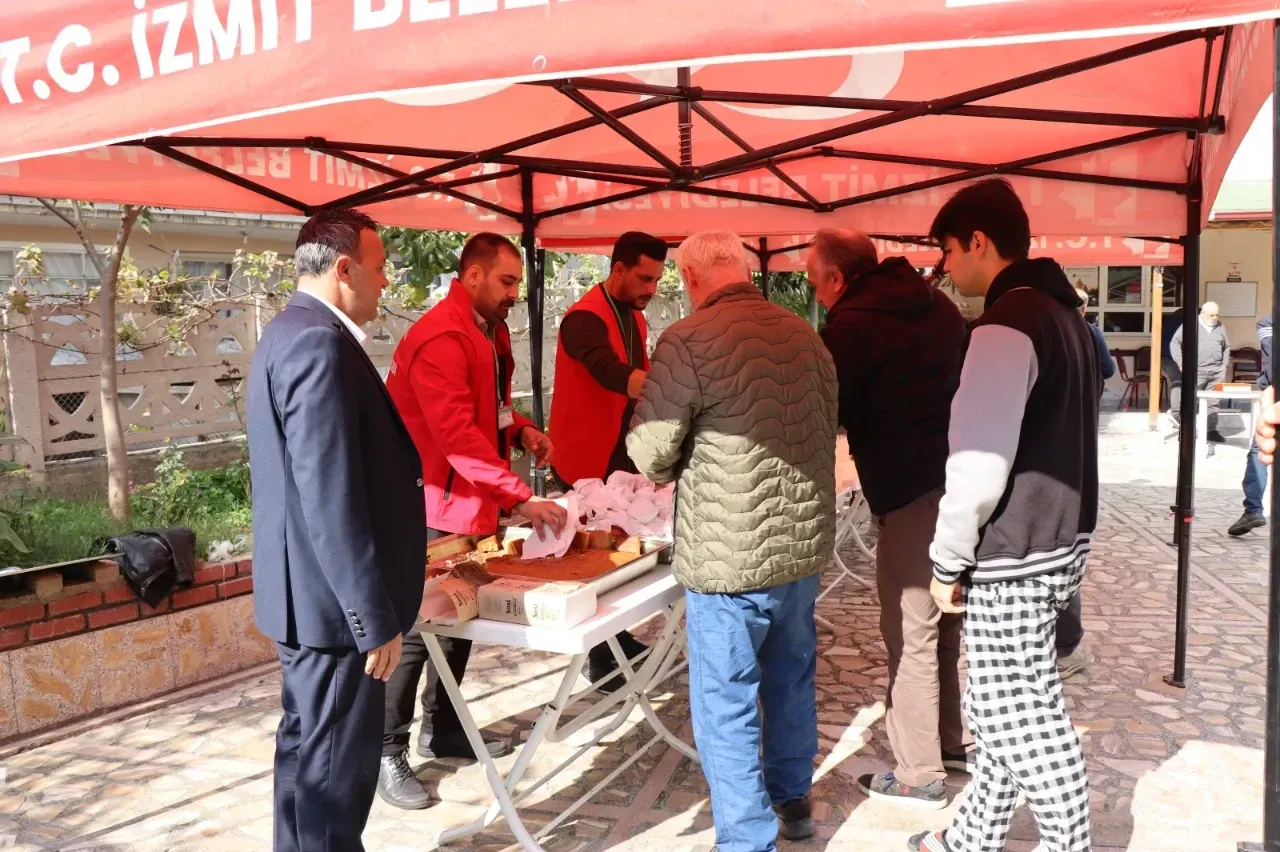 İzmit Belediyesinden Bekirdere Bahar Camii’nde cuma ziyareti – Kocaeli Gazetesi