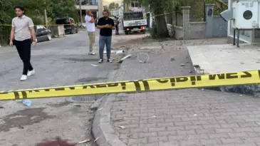 Ev baskınıyla başlayan kavgada sokak savaş alanına döndü: 2’si ağır 8 yaralı