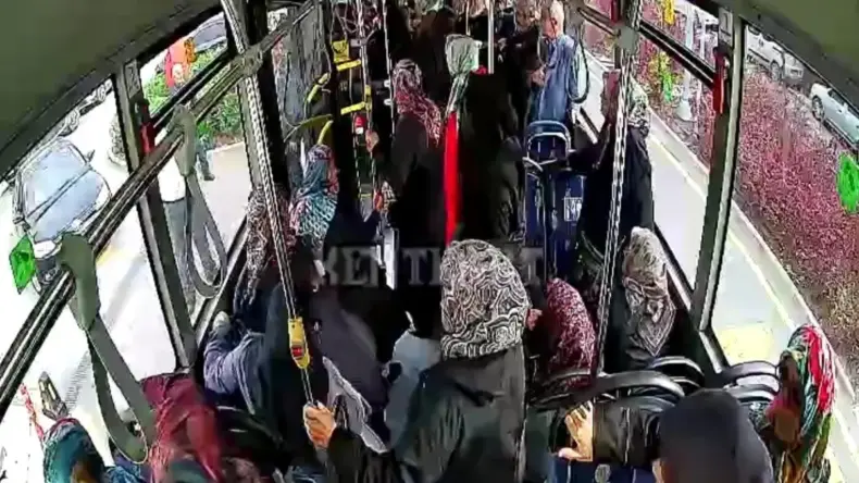 Kocaeli’de Şoför, Fenalaşan Yolcuyu Hastaneye Ulaştırdı