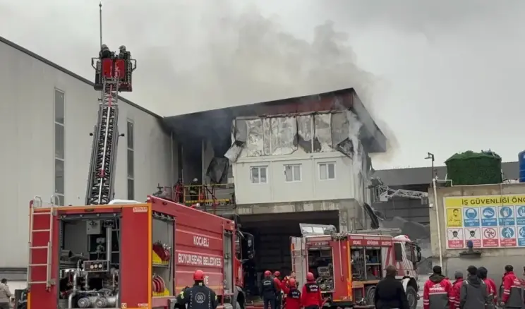 Başiskele’de Beton Santralinde Yangın