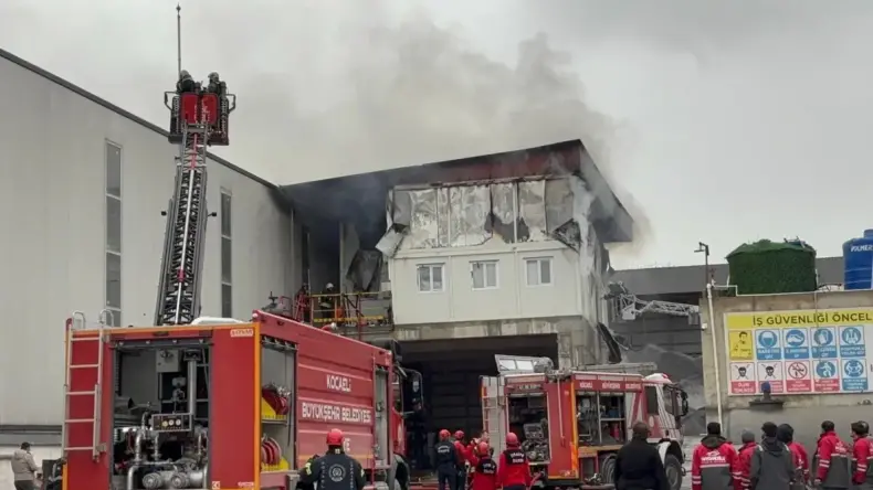Başiskele’de Beton Santralinde Yangın