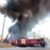 Kocaeli’de boya fabrikası alevlere teslim oldu