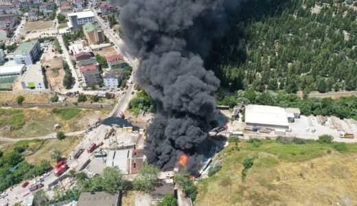 Körfez’de Fabrika Yangını